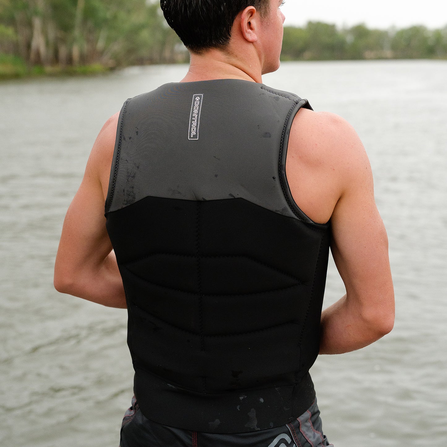 2027 KGB CONTROL VEST CHARCOAL