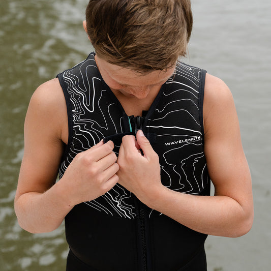 2027 WAVELENGTH JUNIOR BOYS' BUOYANCY SUIT BLACK