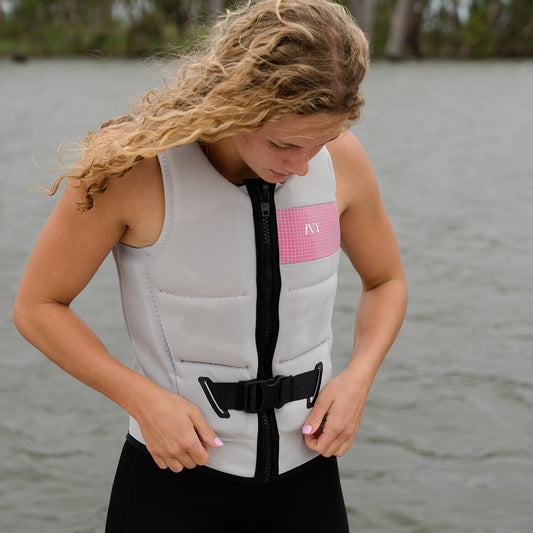 2027 IVY NOVA VEST SILVER