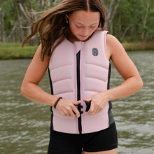 Load image into Gallery viewer, 2027 IVY SIGNATURE VEST PINK
