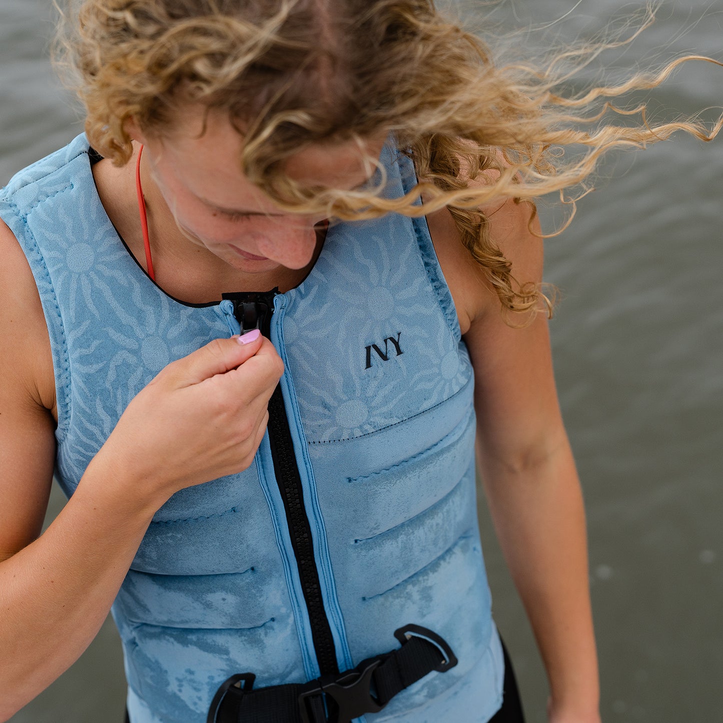 2027 IVY SOL VEST SOFT BLUE